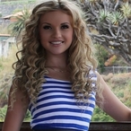 Profil von Blondine